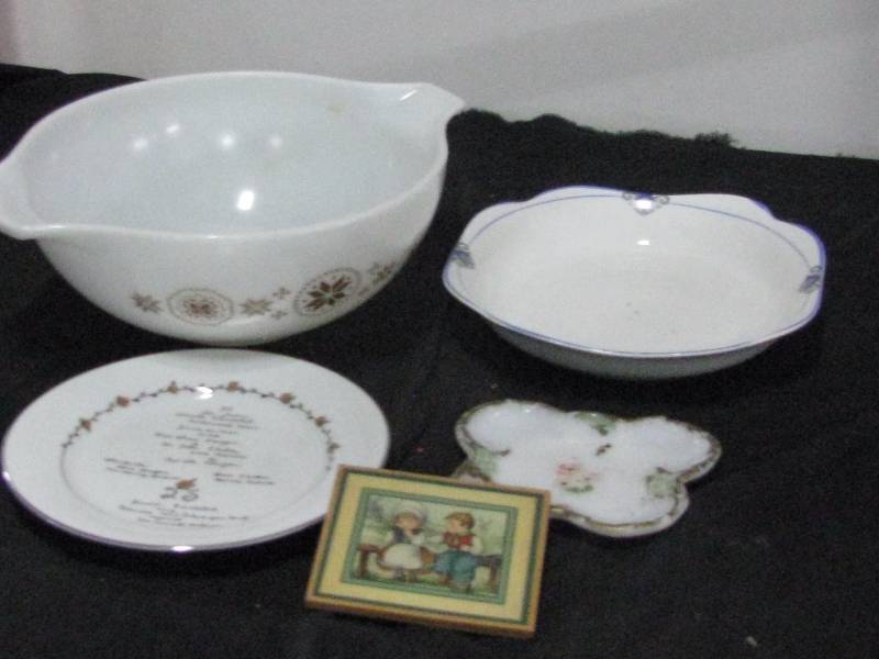 lot 68 image: Misc Glassware