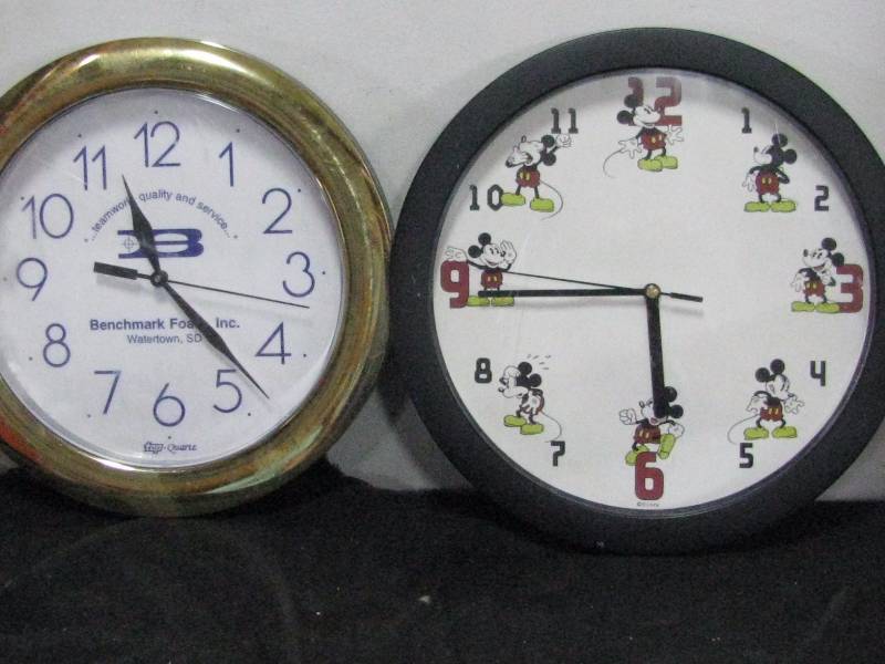 lot 89 image: Clocks