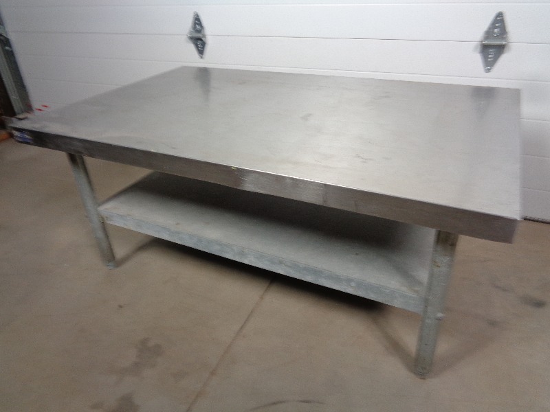 lot 22 image: Duke Stainless Steel Equipment Stand