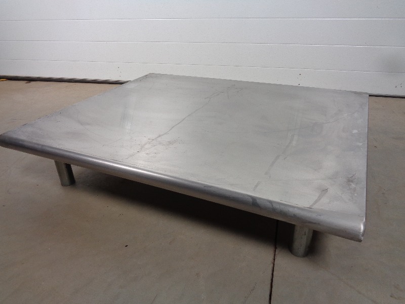 lot 31 image: Stainless Steel Equipment Stand