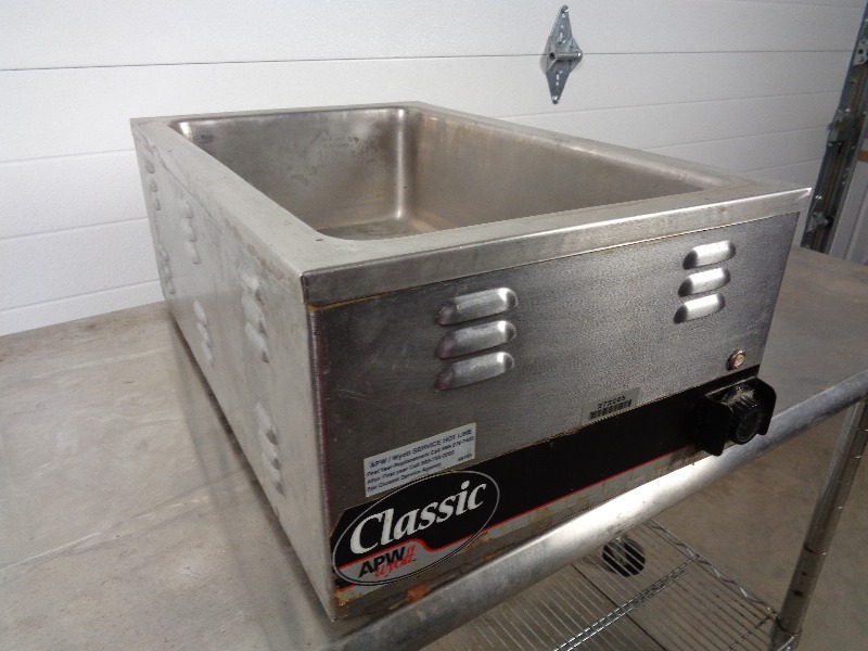 lot 40 image: APW Wyott Warmer