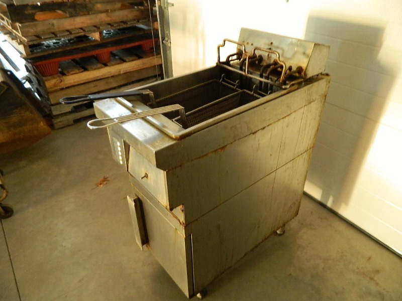 lot 55 image: Lang 2 Basket Fryer