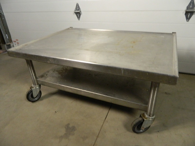 lot 60 image: Stainless Equipment Stand on Wheels