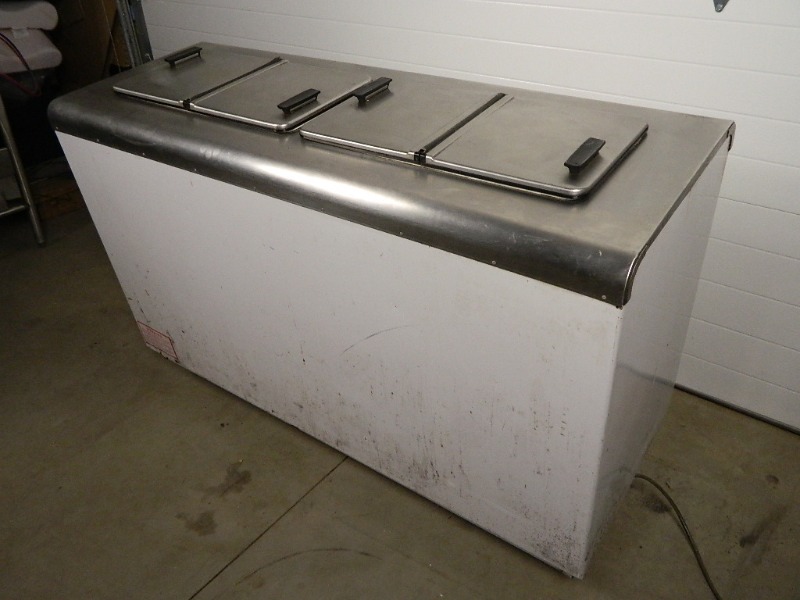 lot 70 image: Refrigerated Ice Cream Cabinet