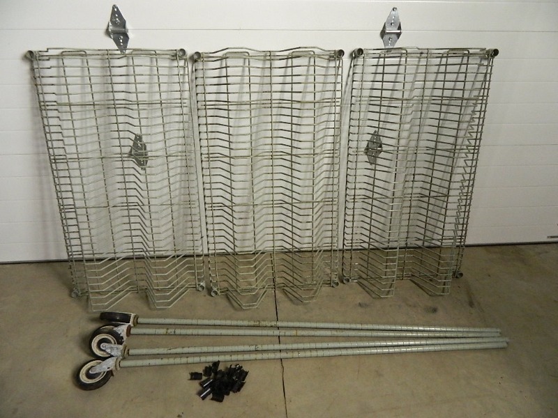 lot 81 image: Wire Pan  Dish Shelf on Casters