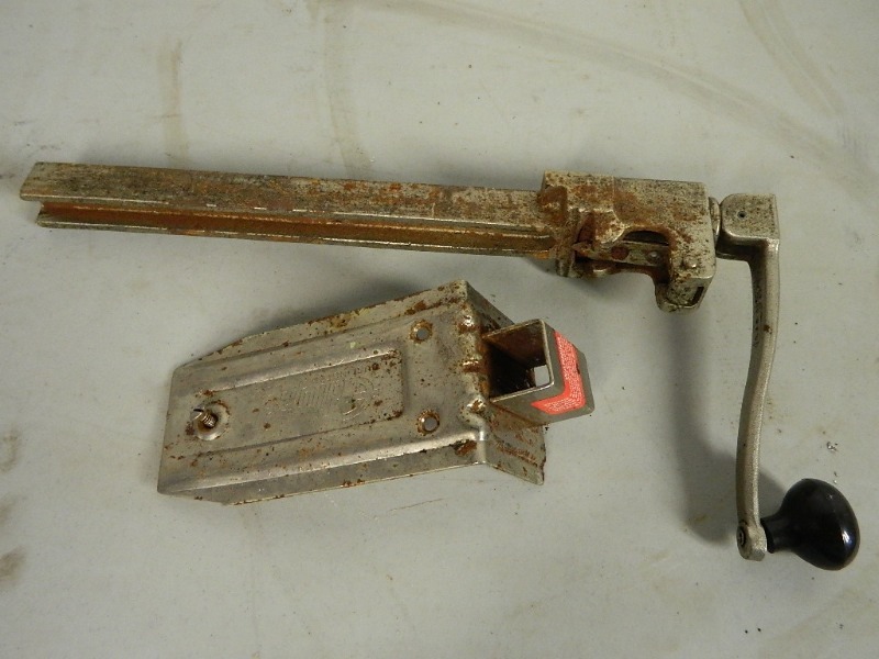 lot 92 image: Edlund Commercial Can Opener