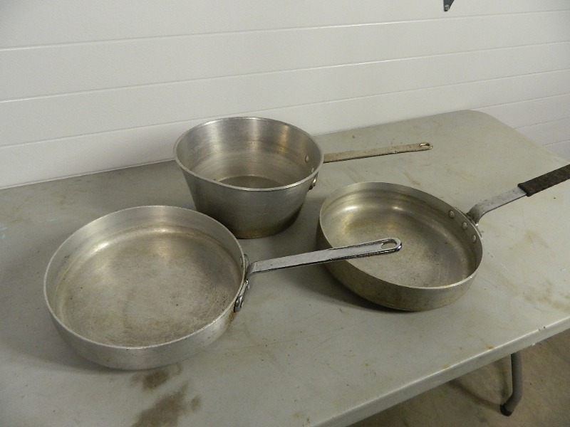 lot 98 image: 3 Aluminum Pans