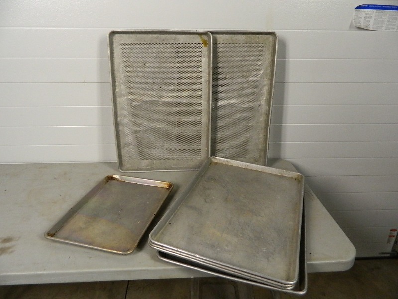 lot 144 image: Aluminum Sheet Pans