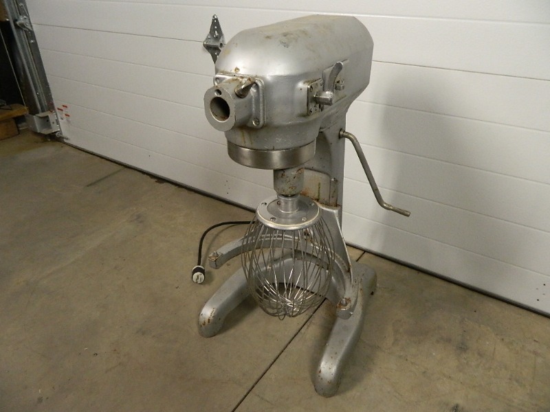 lot 6 image: Hobart 20 Quart Mixer