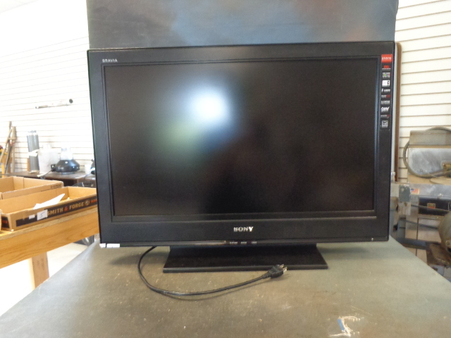 32 Sony LCD TV