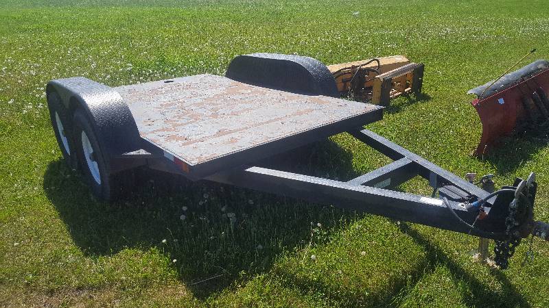 lot 2 image: Flatbed Trailer-Dual Axle