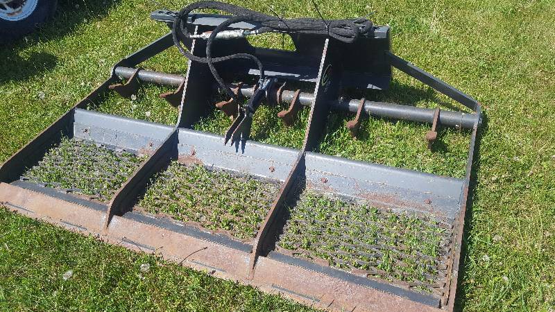 lot 8 image: Land Leveler Skid Steer Attachment