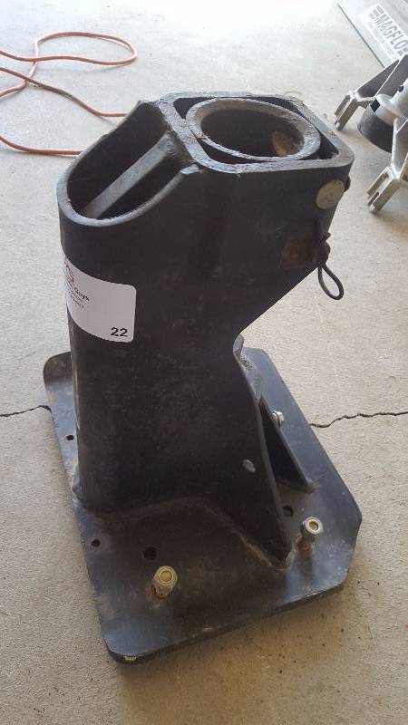 lot 22 image: 5th Wheel to Trailer Conversion Arm