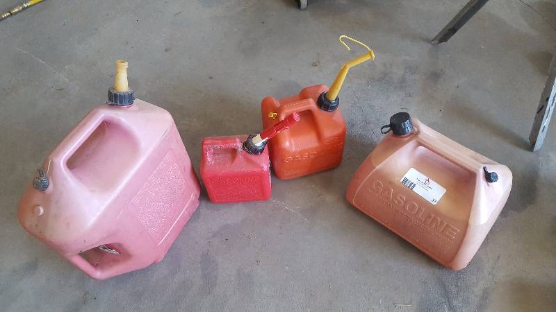 lot 37 image: Gas Cans(Qty4)