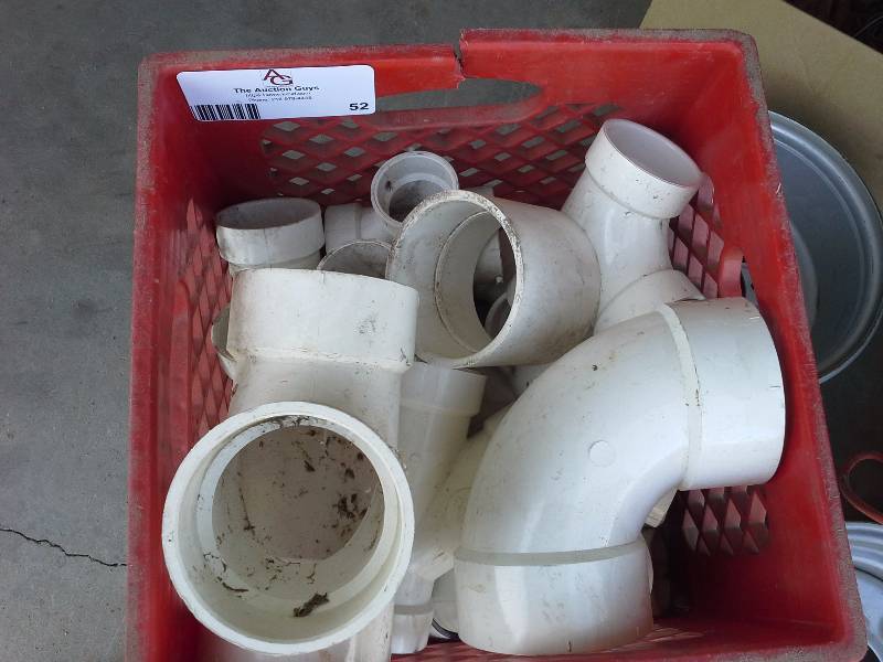 lot 52 image: Pipe Elbowsjoints(2 conatiners)