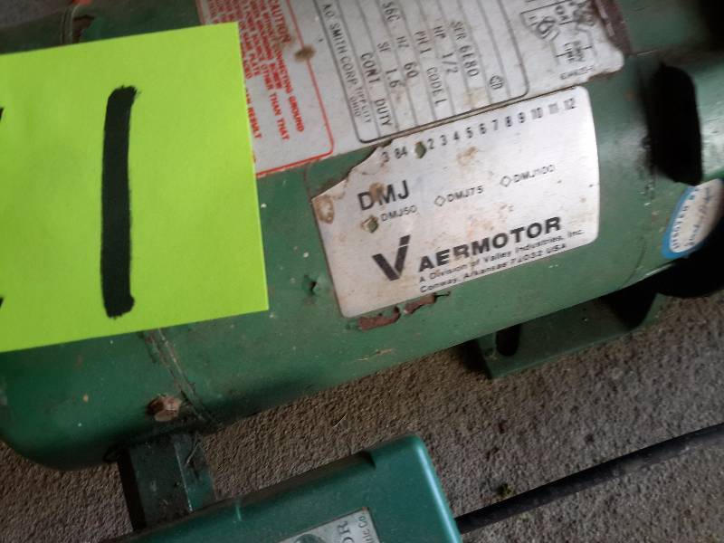 lot 11 image: V aermotor Pump.. This was used as stop gap pump for a few weeks.. Works almost like new