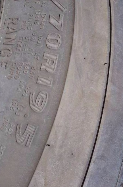 lot 40 image: 6, Heavy Duty Tires. 22570R19.5  1 Heavy Duty Tire