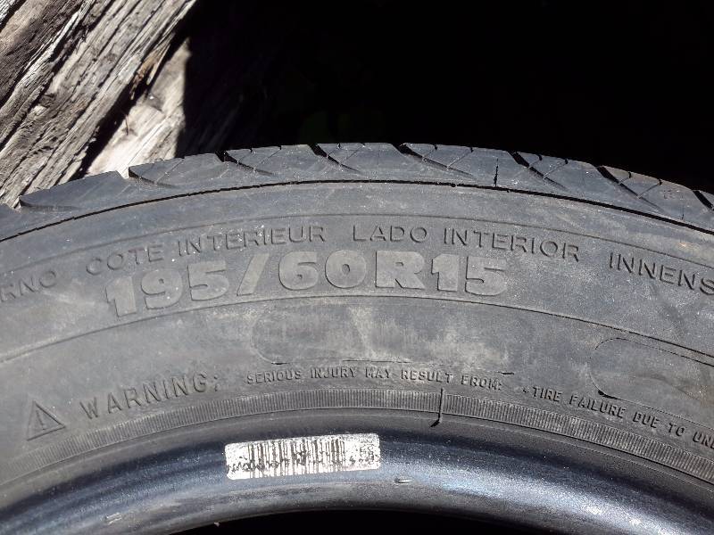 lot 45 image: 2, 19560R15 Tires