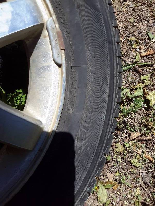 lot 38 image: 2 HANKOOK, OPTIMO P21560R16  More for the rims than the tires.. Please inspect