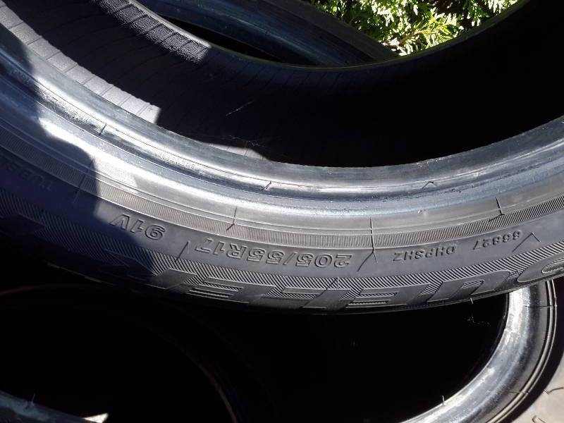 lot 18A image: Set of 4,Bridgestone,  20555R17  91V Radial Tires