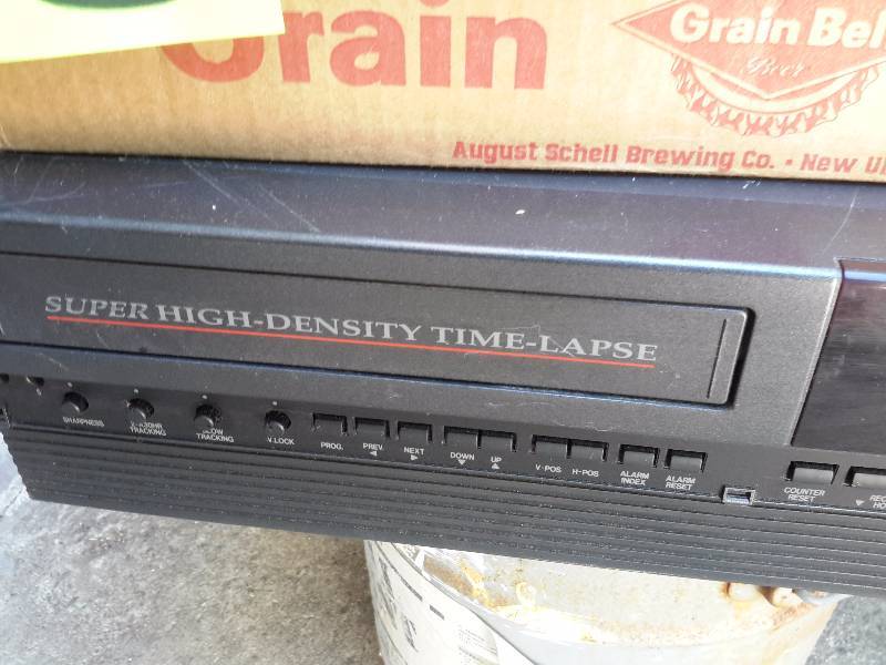 lot 13 image: Older model SONY security system. 4 Cameras