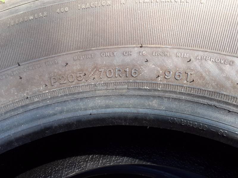 lot 19H image: 2, Goodyear, P20570R16 96T