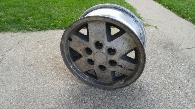 lot 19E image: Set (4) Silverado Rims. 16 in
