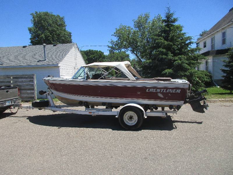 lot 3-1 image: 1985 Crestliner Nordic