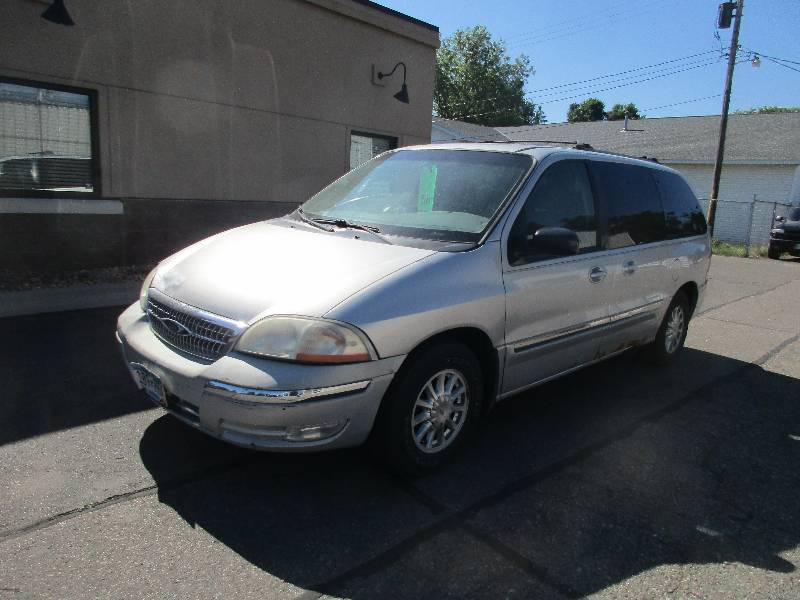 lot 3 image: 2000 Ford Windstar