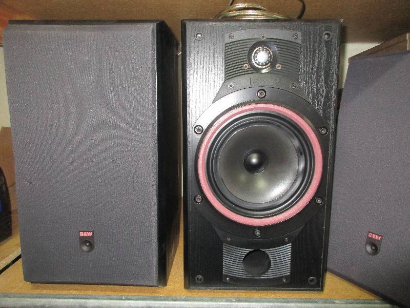 lot 47 image: 2 speakers B and W - in great shape