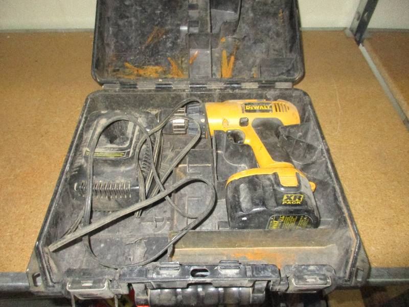lot 54 image: dewalt XR  drill and charger w battery