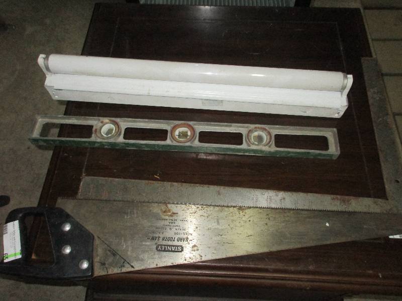 lot 65 image: light - saw - level