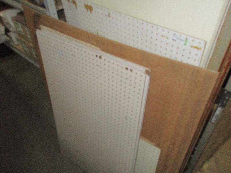 lot 66 image: misc sizes peg board and box of pegs12 pieces