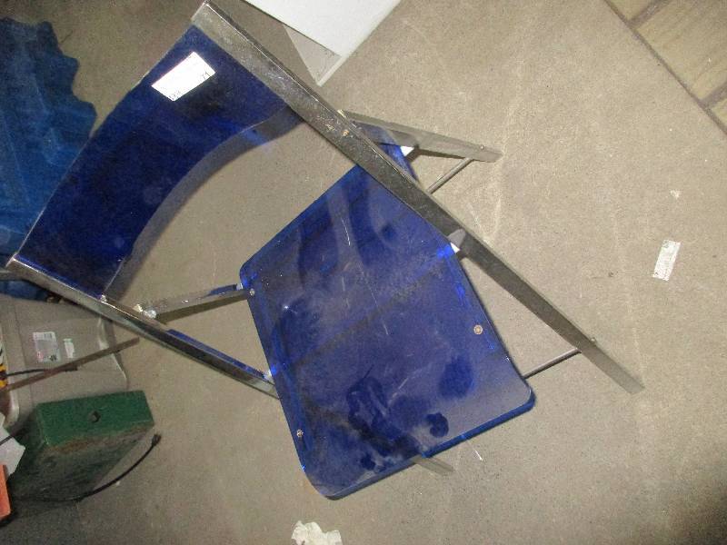 lot 71 image: blue folding chair