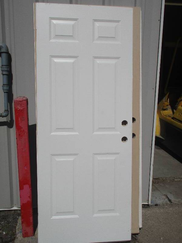 lot 98 image: exterior door 32 x 79