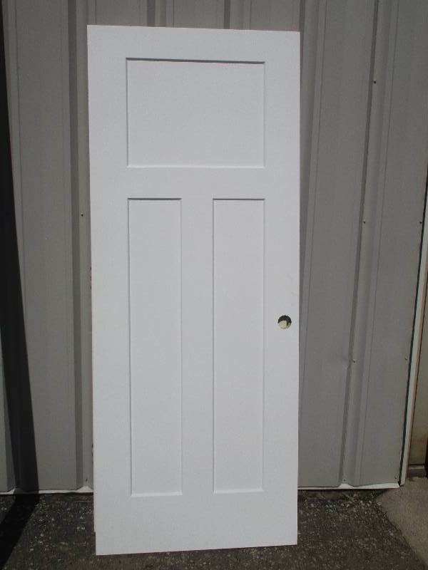 lot 100 image: 3 - 31.5 x 80 interior doors
