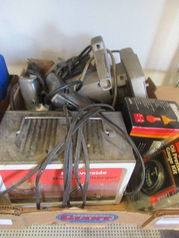 lot 33-5 image: 1 circular saw and 3 drills - all work and 1 nib oil pressure gauge kit and 1 nib mini gauge