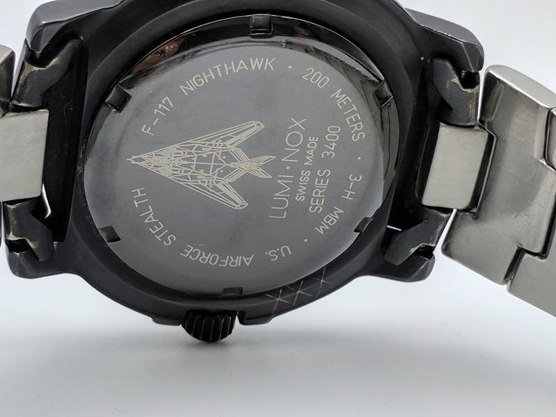 LUMINOX NIGHTHAWK USAF STEALTH F-117 腕時計(アナログ) | red