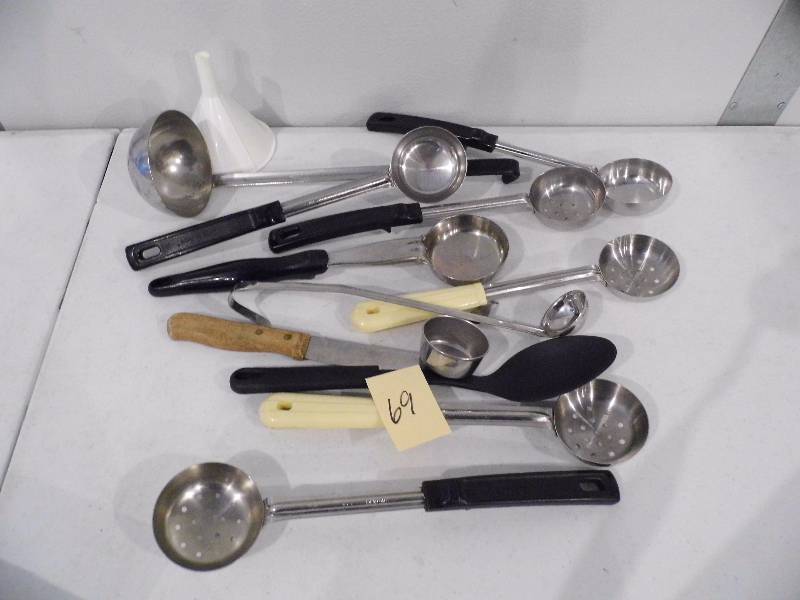 Assorted Kitchen Utensils