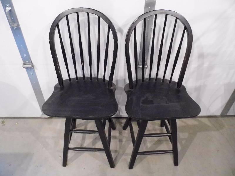 2 Wood Swivel Bar Stools