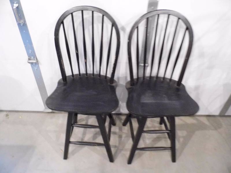 2 Wood Swivel Bar Stools