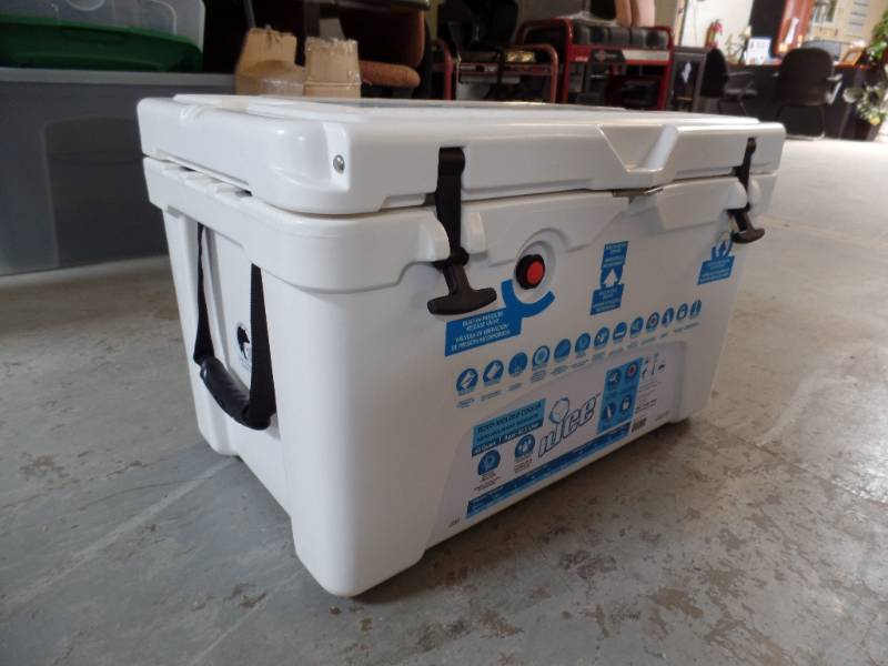 NICE ROTO MOLDED COOLER