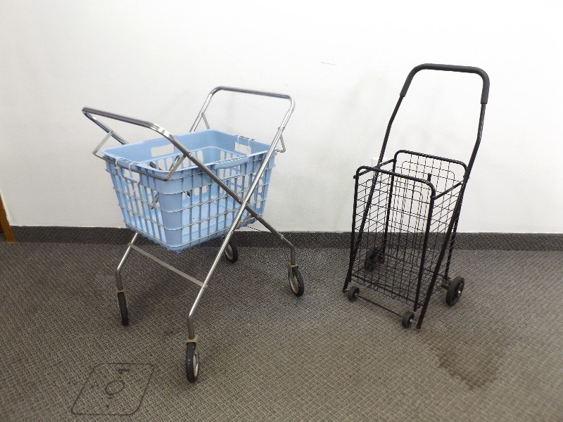 lot 26 image: Metal Rolling Laundry Basket and Grocery Cart