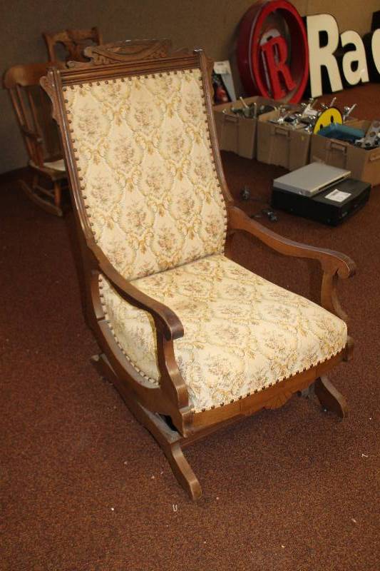 lot 12 image: Living Room Wood Rocking Chair w Cream Fabric Seat,Back