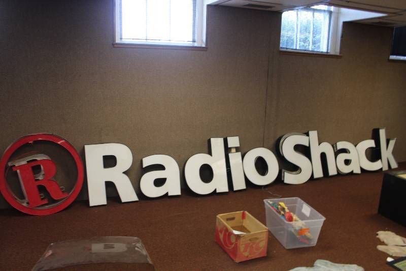 lot 2 image: Radio Shack Commercial Wall Letters