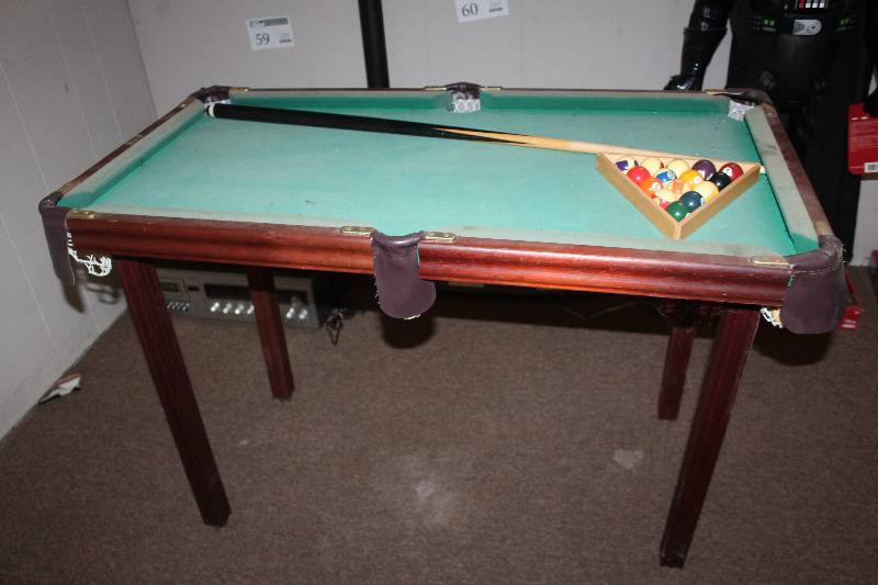 lot 4 image: Miniature Pool Table w Balls, Cue, Rack