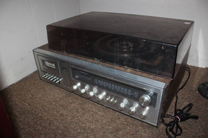 lot 59 image: Fisher Audio Component System w Turntable