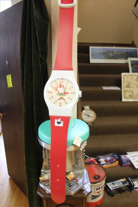 lot 99 image: Childrens Watch Wall Clock