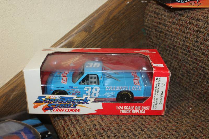 lot 91 image: Craftsman 124 1995 #38 Channel Lock Super Truck Series Die-Cast Race Truck