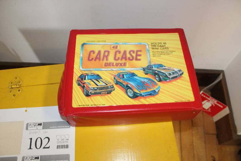 lot 103 image: Diecast Mini Car Case